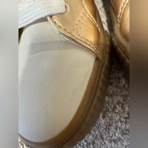 London Rag Jumping Jacks Metallic Faux Leather Star Sneakers in Gold & Cream - Picture 12 of 12